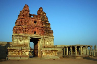 Vijaya Vittala Tapınağı 'ndan Gopura, Hampi Vijayanagar kalıntıları, Karnataka, Hindistan