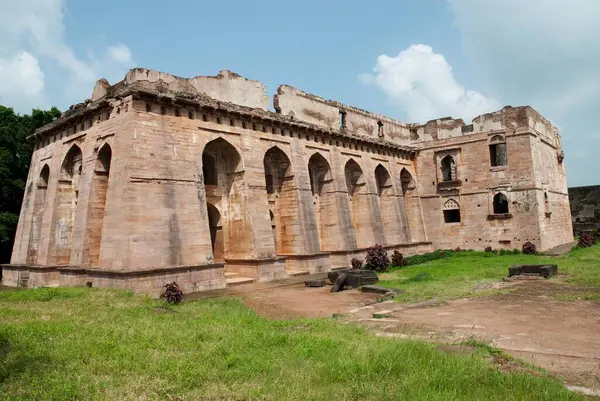 Madhya pradesh Hindistan Asya 'da Mandu' da Hindola Mahal 