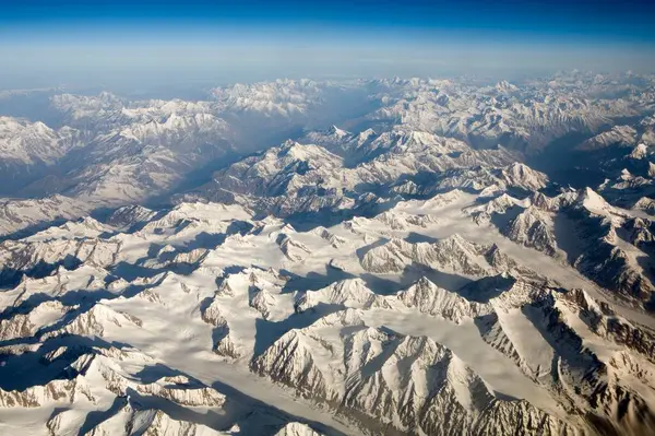 Himalaya dağlarının, Ladakh 'ın, Jammu' nun ve Kaşmir 'in hava manzarası Hindistan' ı kapladı.