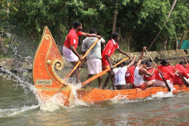 Punnamada Gölü, Alleppey, Alappuzha, Kerala, Hindistan 'da tekne yarışı