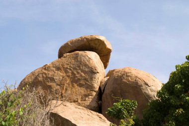 Hampi, Karnataka, Hindistan 'da çarpıcı kaya oluşumu. 