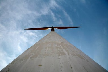 Karnataka, Hindistan 'da Sankeshwar' da yel değirmeni