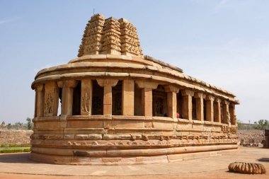 Durga Tapınağı, Aihole, erken batı Chalukya, M.S. 450 M.S. _ 750 Bagalkot bölgesi, Karnataka, Hindistan