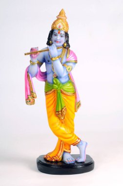 Hindistan 'da flüt çalan Lord Krishna' nın heykeli. 
