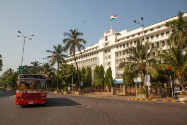 Mantralaya ofis bandının boş yolu Balasaheb thackeray mumbai maharashtra Hindistan 'ın ölümü nedeniyle