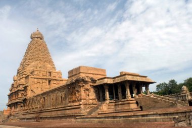 Raja Chola tarafından Thanjavur, Tamil Nadu, Hindistan 'da inşa edilen Büyük Tapınak Kompleksi.