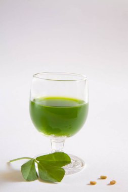 Çemen ağacı suyu, metika rusu, Hindistan