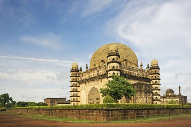 İslam mimarisi Gol Gumbaz, Muhammed Adil Shah, Bijapur, Karnataka, Hindistan tarafından 1659 yılında inşa edildi. 