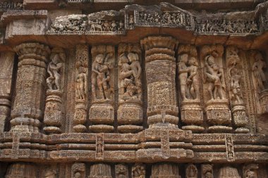 Konarak Güneş Tapınağı, Orissa, Hindistan Unesco Dünya Mirası sahasına kazınmış erotik heykeller.