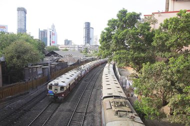 Batı banliyösü yerel tren rayları, Bombay Mumbai, Maharashtra, Hindistan