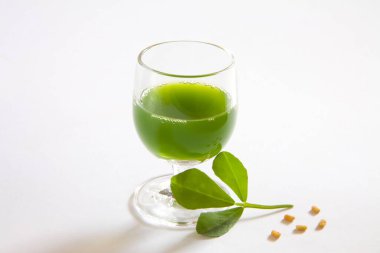 Çemen ağacı suyu, metika rusu, Hindistan