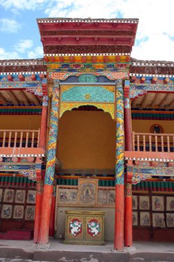 Ladakh, Leh, Ladakh, Jammu ve Kashmir manastırlarının en büyük ve en önemli manastırı. 