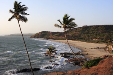 Vagator plajının havadan görünüşü, Goa, Hindistan 