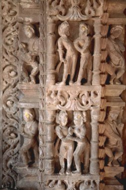 Maharani Nohala tarafından inşa edilen tapınak Kalchuri Kralı Yuvraj devinin karısı Damoh Jabalpur yolu, Nohata köyü, Byarama Bölgesi, Madhya Pradesh, Hindistan