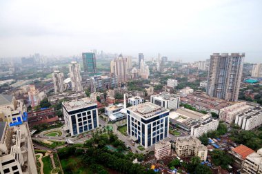 Aşağı Parel ve Worli ufuk çizgisindeki yarımada şirket parkının havadan görünüşü Bombay Mumbai, Maharashtra, Hindistan 