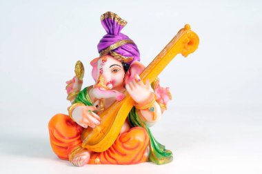 Ganesh 'in Hindistan, Veena' da çaldığı heykel.