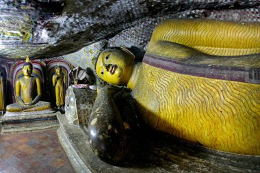 Dünya mirası Dambulla, M.Ö. 1. yüzyılın üç kaya kesimli tapınağı, Sri Lanka 