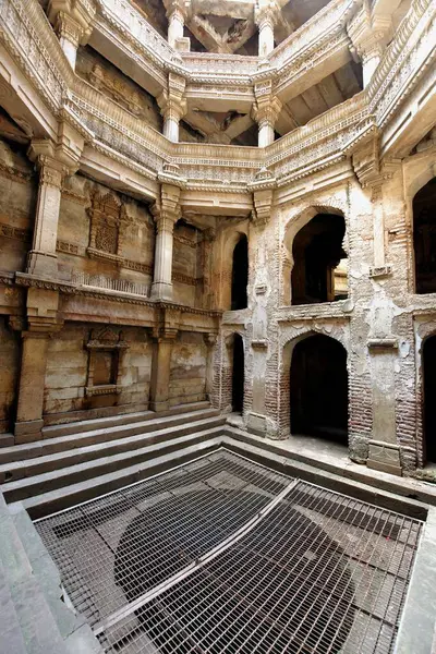 İyi adımlar Adalaj Vav Ahmedabad Gandi Nagar Gujarat Hindistan Asya