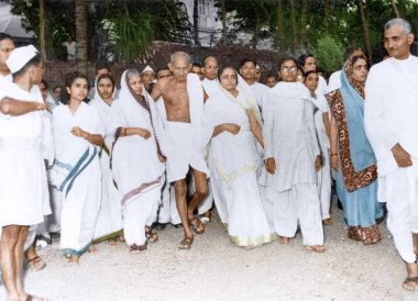 Birla Evi, Mumbai, Maharashtra, Hindistan, Asya 'da ortaklarıyla birlikte Mahatma Gandhi, Eylül 1944  