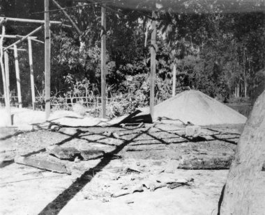 Hindular ve Müslümanlar arasında Kasım 1946 'da Noakhali Doğu Bengal' de çıkan ayaklanmalar sonucu oluşan yıkım.   