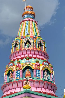 Pune, Maharashtra, Hindistan yakınlarındaki Ralegan Siddhi 'de Sri Sant Yadav Baba Tapınağı 