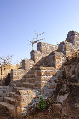 Basamaklar, Shivneri kalesi, taluka Junnar, Pune bölgesi, Maharashtra, Hindistan 