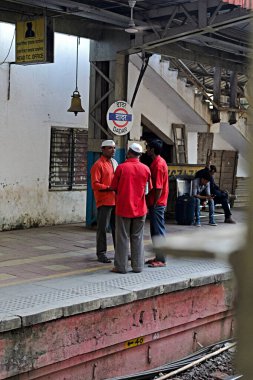 Dadar tren istasyonu, Mumbai, Maharashtra, Hindistan, Asya 