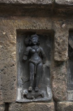 Mimarlık; chousath (64) yoginis tapınağı; Bhubaneswar; Orissa; Hindistan