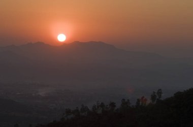 Gündoğumu Sinhagad Pune Maharashtra Hindistan Asya Ocak 2011