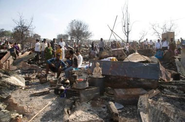 Kenar mahalle yangını, damu nagar, kandivali, mumbai, maharashtra, Hindistan, Asya 