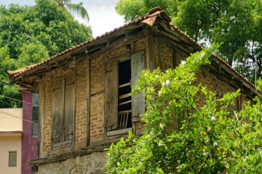 Abandoned old house at alibag, raigad, Maharashtra, India, Asia clipart
