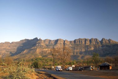 Batı Ghat 'ları, Kalyan Nagar Yolu arabalı, Maharashtra, Hindistan