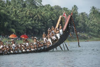Odi çok daha hızlı tekne; Nehru Tekne Yarışı Festivali; onam Yılan Tekne Yarışı; haripad Subramanya Tapınağı için jalostavam; Alappuzha; Kerala; Hindistan