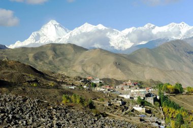 Kar tepesi ve köy, Muktinath, Nepal