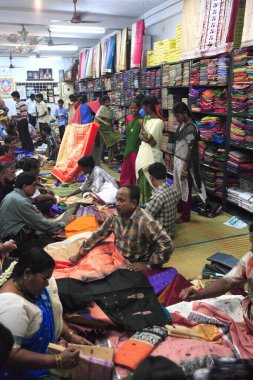 Kanchipuram İpek Sarileri, Kanchipuram Bölgesi, Tamil Nadu, Hindistan
