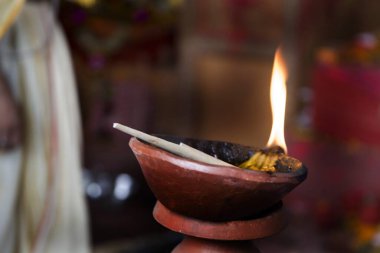 Petrol diya, Durga Pooja, Dussera dusera Vijayadasami Festivali, Dumdum, Kalküta şimdi Kolkata, Batı Bengal, Hindistan 