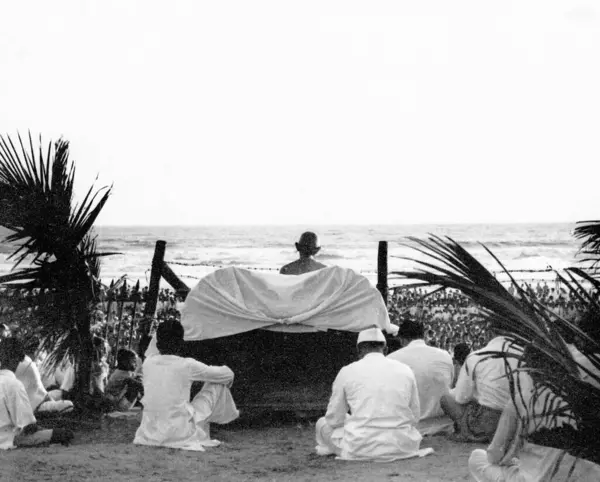 Mahatma Gandhi, Juhu Sahili, Mumbai, Maharashtra, Hindistan, Mayıs 1944   