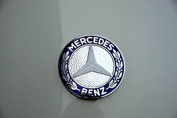 Cars Vehicles Automobiles , Vintage Car emblem of Mercedes Benz