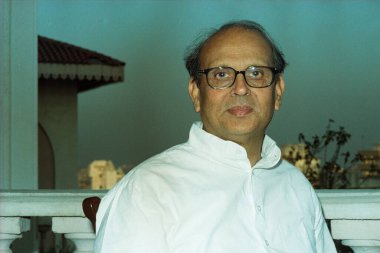 Başkan Yardımcısı Singh Vishwanath Pratap Singh Hindistan Cumhuriyeti eski başbakanı.