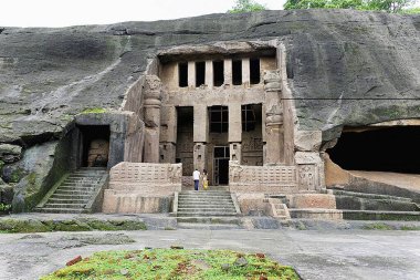 Budist mirası mağarası tapınağı; Kanheri; Borivali; Bombay şimdi Mumbai; Maharashtra; Hindistan