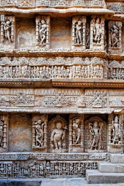 Rani ki vav; taş oyma; yeraltı yapısı; adım iyi; Patan; Gujarat; Hindistan