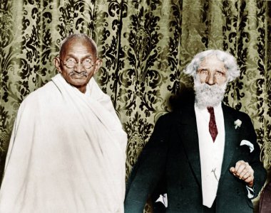 Mahatma Gandhi ve Dr. Josiah Oldfield 23 Ekim 1931 'deki Fruitarian Society yemeğinde.