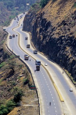 Freeway ; Bombay Pune ; N.H. NO 4 ; khandala ; dist. pune; Maharashtra; Hindistan