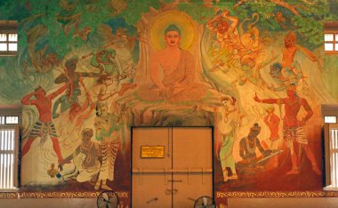 Lord Buddha 'nın hayatı Mulagandha Kuti Vihar içinde resim formatında; Varanasi yakınlarındaki Sarnath' da Budist sahası; Uttar Pradesh; Hindistan