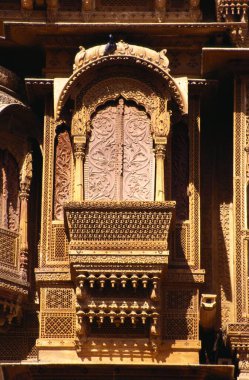 Patwon Ki Haveli 'nin dekore edilmiş penceresi, Jaisalmer, Rajasthan, Hindistan 