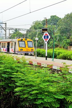 Dadar tren istasyonu, Mumbai, Maharashtra, Hindistan, Asya 