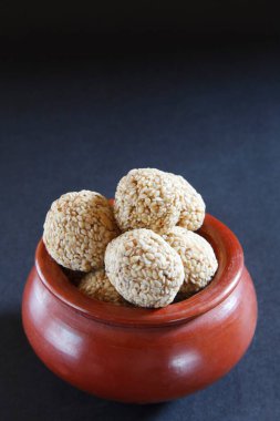 Tilgul esrar, Makara Sankranti Festivali, Hindistan 'da hizmet verdi..