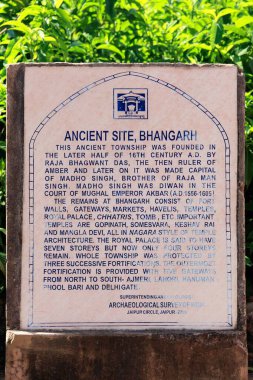 Bhangarh, Rajasthan, Hindistan 'ın antik site tabelası. 