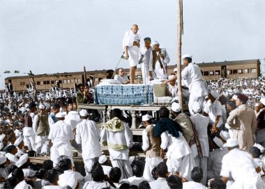 Mahatma Gandhi derme çatma platformda, Bezawada Tren İstasyonu, Hindistan, Asya 
