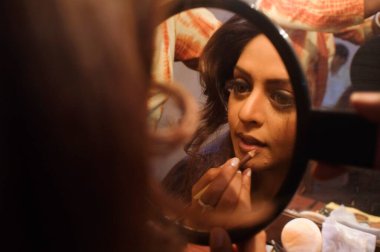 Film yıldızı Nagma, SL stüdyoları, Bombay Mumbai, Maharashtra, Hindistan 'daki Rajabu setinde.  